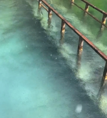 "Чернівецькі Мальдіви": буковинці в захваті від неймовірно кришталевого озера