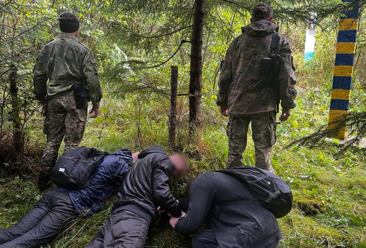 Прикордонники Буковини затримали 20 чоловіків, які намагались незаконно перетнути кордон