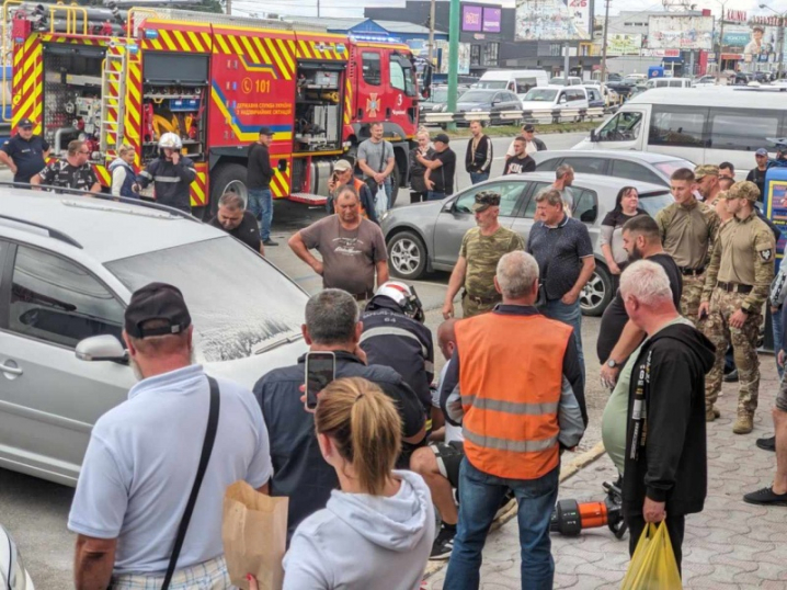 На Калинівському ринку загорілося авто