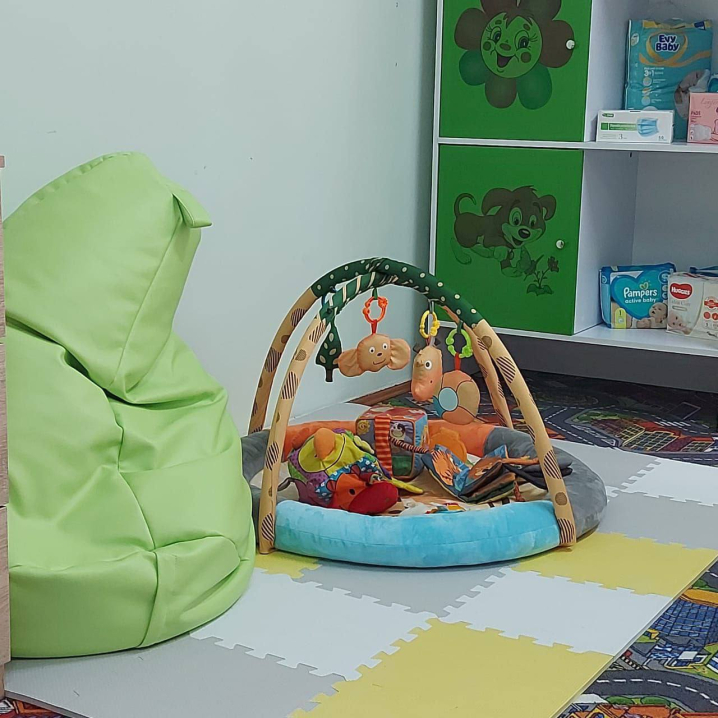 У Чернівецькій дитячій поліклініці благодійники облаштували ігрову зону У Чернівецькій дитячій поліклініці благодійники облаштували ігрову зону