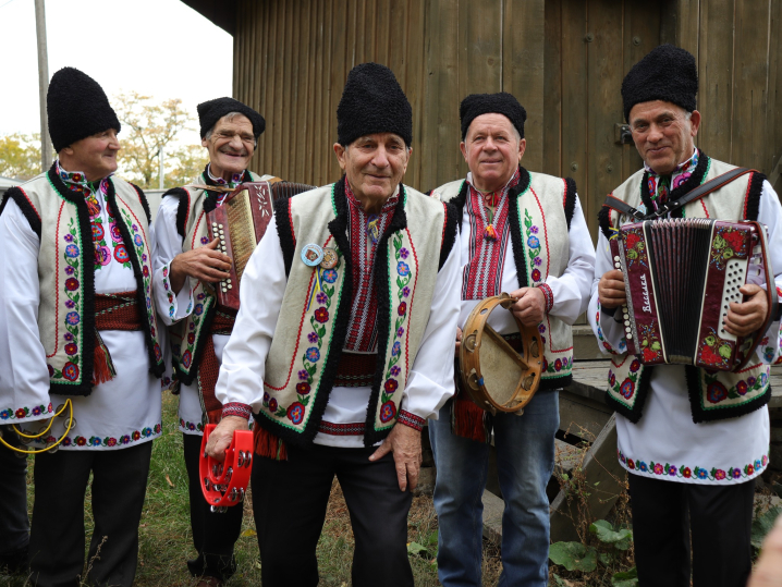 Громада на Буковині облаштувала для місцевих підприємців торгові місця Громада на Буковині облаштувала для місцевих підприємців торгові місця