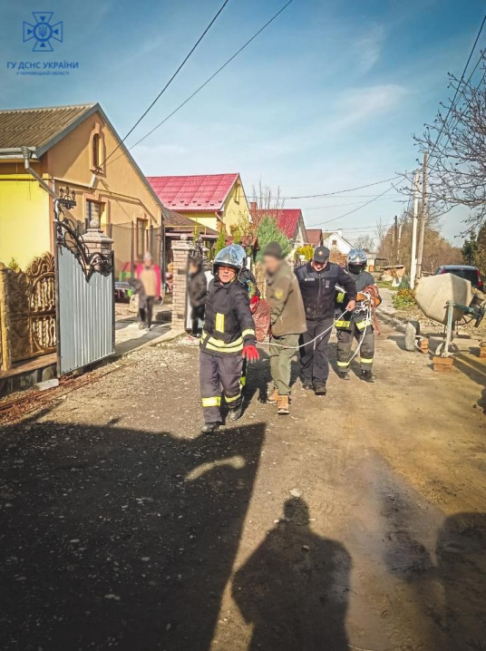 Упав з третього поверху: у Чернівцях на будівництві покалічився чоловік