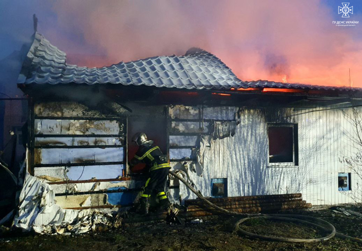 На Буковині у пожежі в будинку згорів чоловік