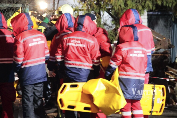 У Львові від вибуху у приватному будинку загинуло троє людей (фото) У Львові від вибуху у приватному будинку загинуло троє людей (фото)