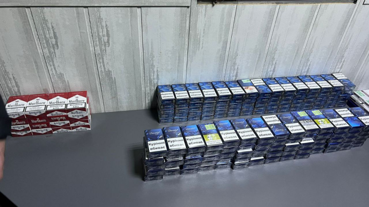 До Румунії хотіли вивезти контрабандні цигарки, заховані в упаковки з-під круасанів