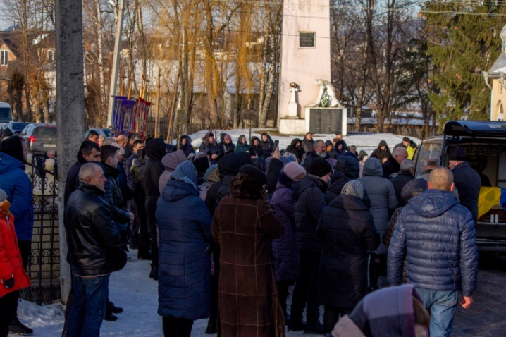 На Буковині зустріли 27-річного захисника Володимира Безборотька