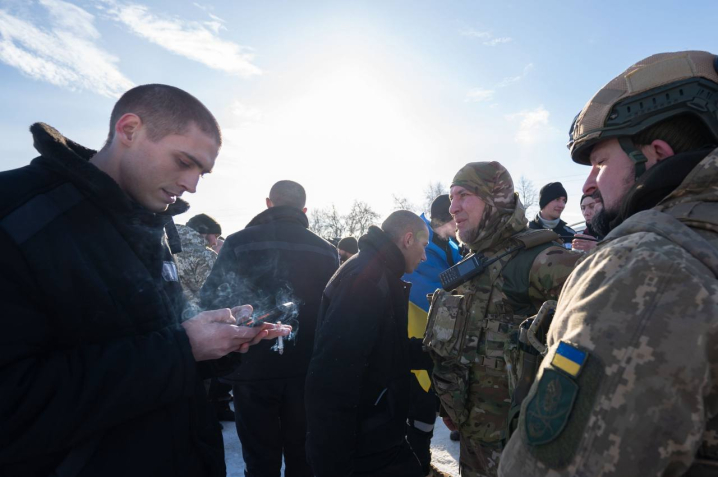 Наші - вдома: Україна повернула з полону понад 200 військових