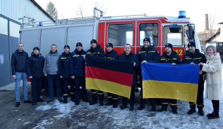 Хотинська громада отримала пожежний автомобіль з Німеччини