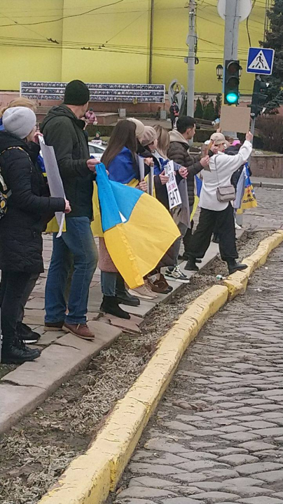 На Центральній площі мітинг з вимогою повернути військовополонених "Азова"