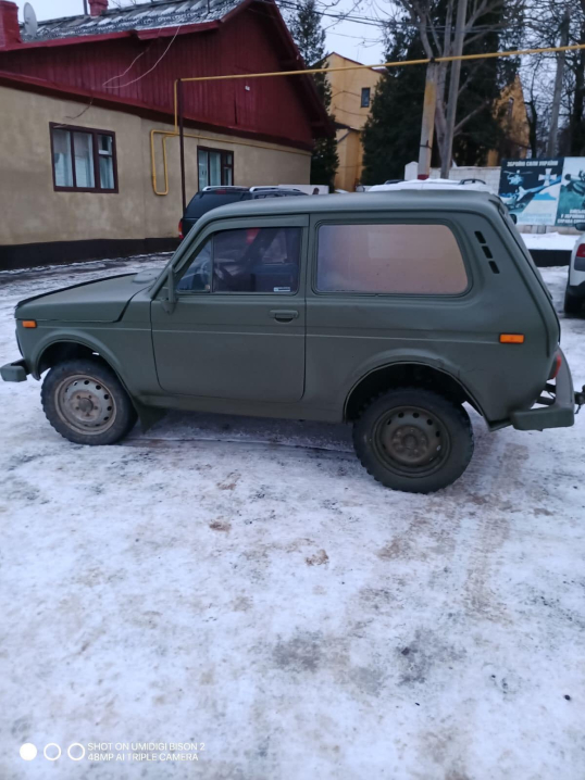 Громади на Буковині передали два авто на потреби військових