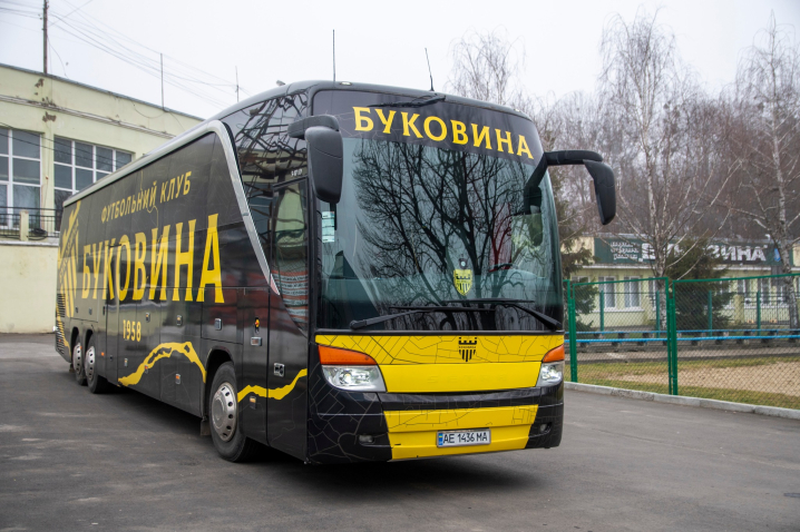 Футбольний клуб "Буковина" отримав новий автобус