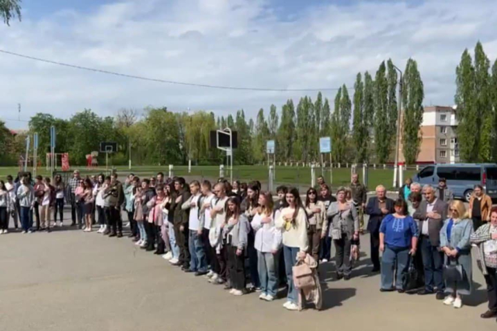 У Новодністровську відкрили меморіальну дошку полеглому воїну Володимиру Шуйвану