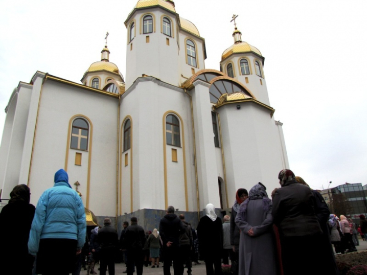 Коли в Чернівцях проводитимуть богослужіння на Великдень: розклад Коли в Чернівцях проводитимуть богослужіння на Великдень: розклад