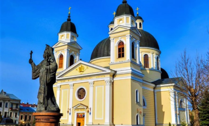 Коли в Чернівцях проводитимуть богослужіння на Великдень: розклад Коли в Чернівцях проводитимуть богослужіння на Великдень: розклад