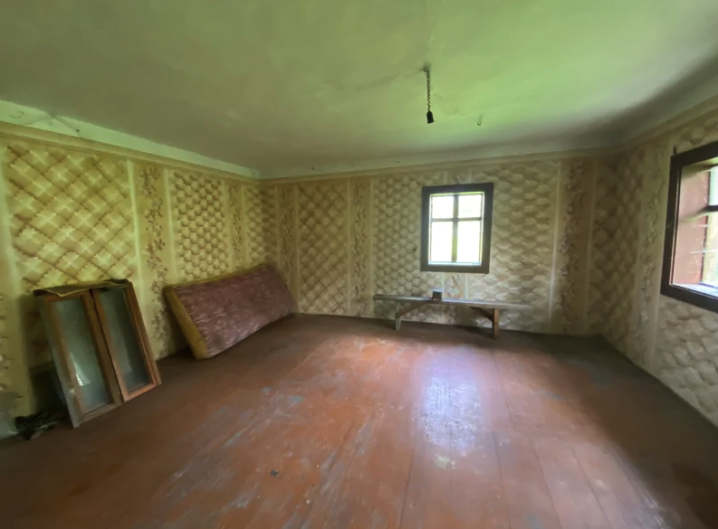 Подружжя з Чернівців покинуту хату-мазанку перетворили у сучасне помешкання Подружжя з Чернівців покинуту хату-мазанку перетворили у сучасне помешкання