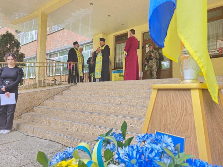 У Сторожинці відкрили пам’ятну дошку на честь Героя, що загинув на війні