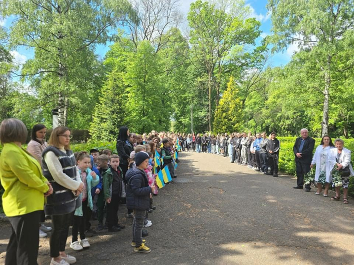 У Сторожинці відкрили пам’ятну дошку на честь Героя, що загинув на війні