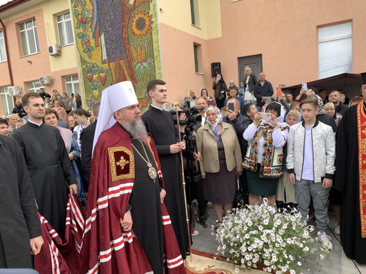 Митрополит Епіфаній провів урочистий молебень за Україну в селі Мамаївці
