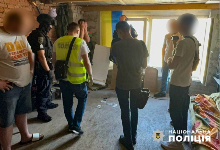 Поліція затримала наркодилерів, які розповсюджували психотропи у Чернівцях