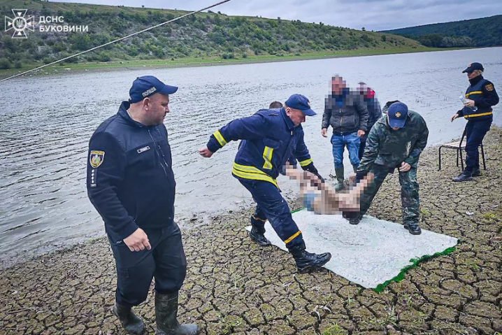 Рятувальники показали, як знайшли тіло зниклого на Дністрі підлітка (фото 18+)