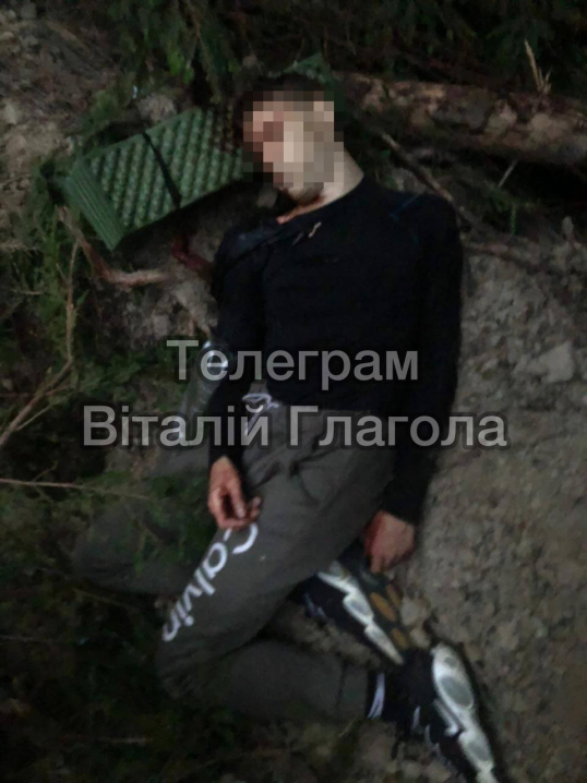 Напад на прикордонника в Чернівецькій області: один з хлопців помер (фото 18+)