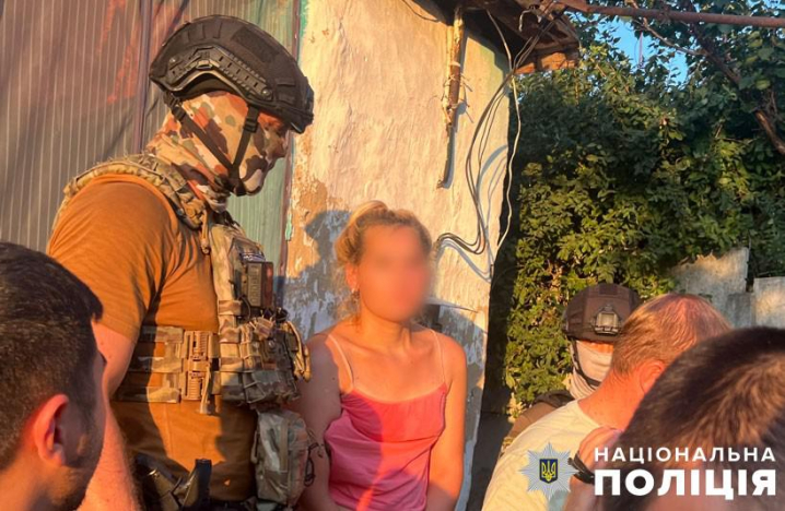 На Полтавщині транссексуал вкрав немовля з пологового, бо хотів дитину: його затримали