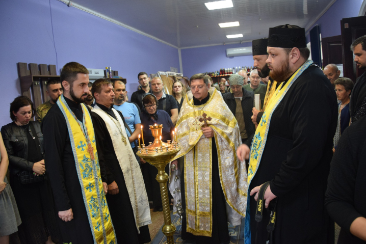 У Хотині попрощалися з військовим Юрієм Петровським, який загинув на курському напрямку