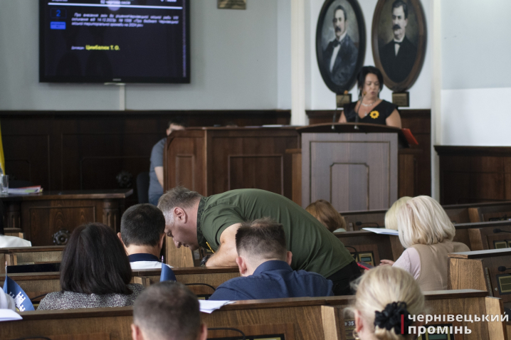 Фоторепортаж із чергового засідання сесії Чернівецької міської ради