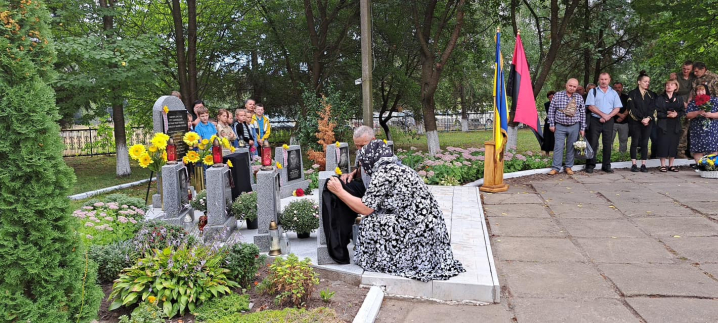 У Кам'янецькій громаді відкрили пам’ятні дошки військовим, які загинули на війні