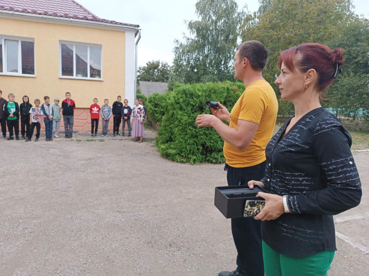 Жителі Сокирянщини придбали тепловізор для краянина, який служить в ЗСУ