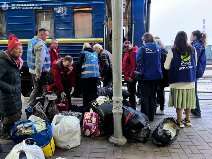 До Чернівців з Донеччини евакуаційним потягом прибули ще 45 українців