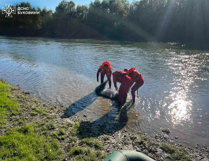 На Буковині у Пруті втопився чоловік: тіло з води дістали рятувальники