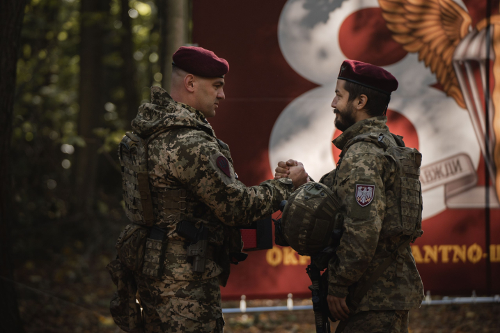 Бійців Буковинської 82 штурмової бригади відзначили за успішну Курську операцію