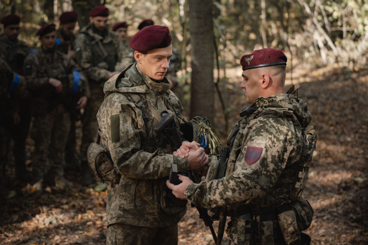 Бійців Буковинської 82 штурмової бригади відзначили за успішну Курську операцію