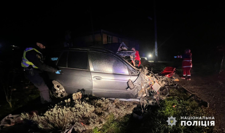 Загинули двоє молодих хлопців: неподалік Чернівців водій «BMW» влетів у бетонну перешкоду