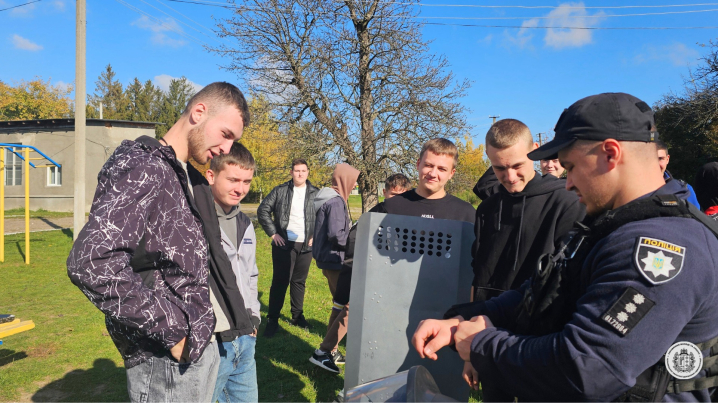 На Буковині відбулася чергова "Школа виживання" для молоді: чому навчали учнів