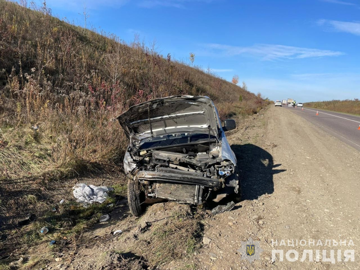 У Чагрі автівка злетіла в кювет і перекинулася, водійка зазнала травм