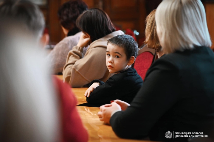 У Чернівцях родинам загиблих захисників вручили посмертні нагороди