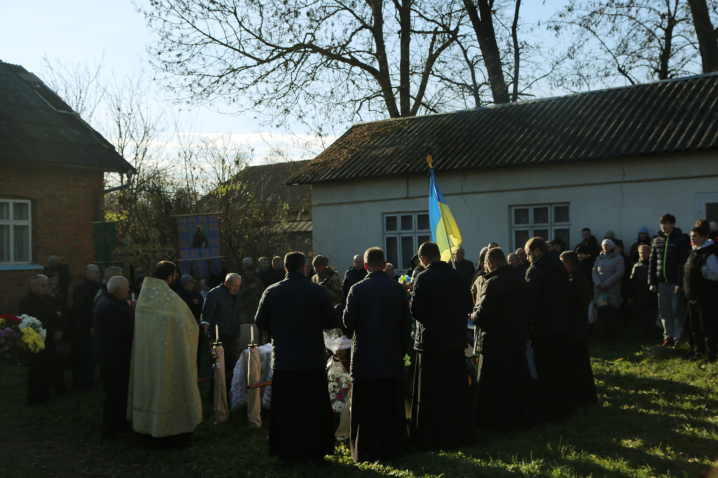 Захищав країну з часів АТО: на Буковині попрощалися з військовим Миколою Угленюком