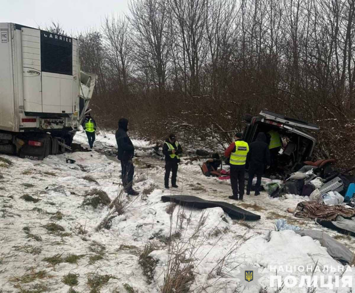 Під Львовом сталася масштабна кривава ДТП: семеро загиблих