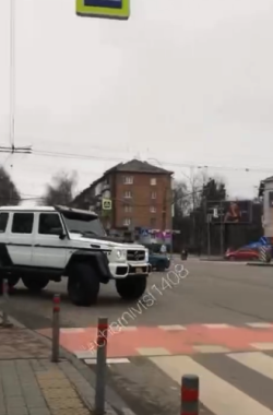 У Чернівцях помітили ґелендеваґен Mercedes-Benz, ціна якого 1.1 млн доларів