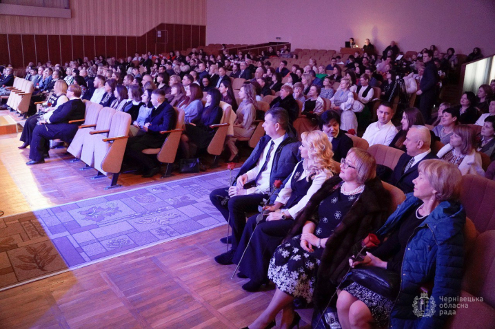 У Чернівцях нагородили переможців першого регіонального туру конкурсу «Учитель року – 2025»