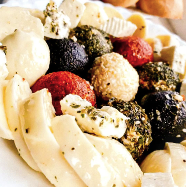 Крафтове виробництво сиру на Буковині: родина сироварів підтримує громаду і військових