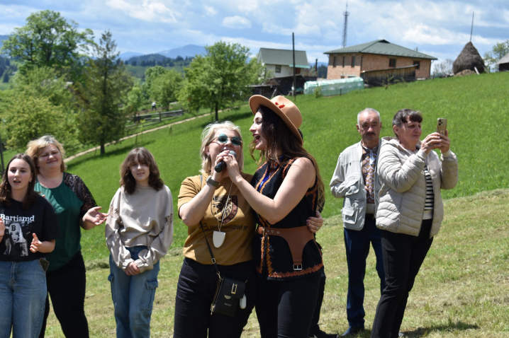 У Путилі триває благодійний фестиваль "Купол фест" У Путилі триває благодійний фестиваль "Купол фест"