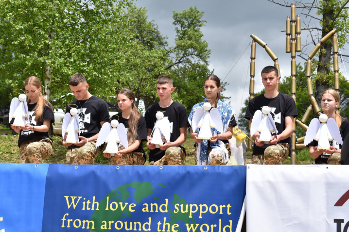 У Путилі триває благодійний фестиваль "Купол фест" У Путилі триває благодійний фестиваль "Купол фест"