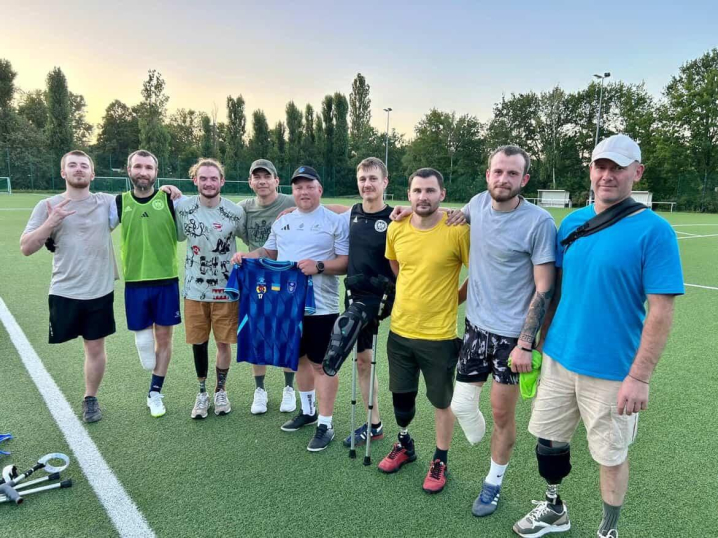 «Любов, яка лікує»: історія пораненого військового Олега Кухарського «Любов, яка лікує»: історія пораненого військового Олега Кухарського