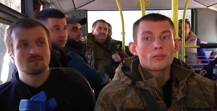 Мандри, що лікують: військові знайомляться з Чернівцями під час реабілітації Мандри, що лікують: військові знайомляться з Чернівцями під час реабілітації