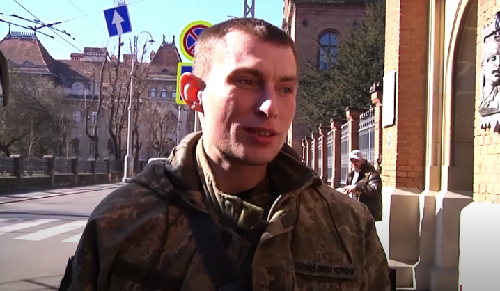 Мандри, що лікують: військові знайомляться з Чернівцями під час реабілітації Мандри, що лікують: військові знайомляться з Чернівцями під час реабілітації