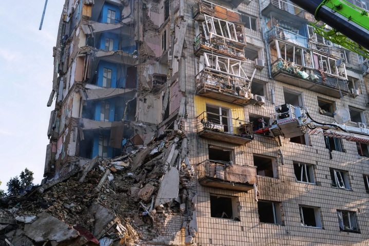 Жахлива ракетна атака на Київ: 15 людей загинули та 114 поранено (фото) Жахлива ракетна атака на Київ: 15 людей загинули та 114 поранено (фото)