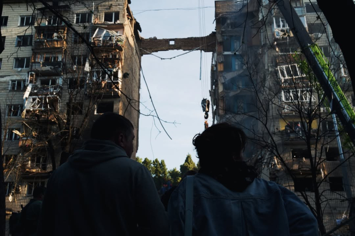 Жахлива ракетна атака на Київ: 15 людей загинули та 114 поранено (фото) Жахлива ракетна атака на Київ: 15 людей загинули та 114 поранено (фото)